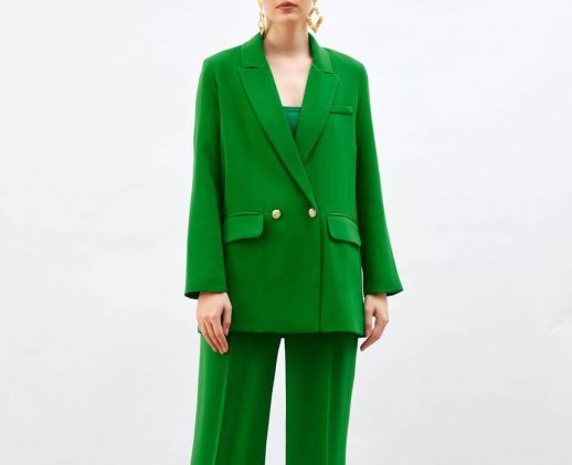 BOXY STYLE BLAZER WITH SINGLE BREASTED BUTTONS